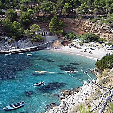 Апартаменты Three-bedroom In Mljet *