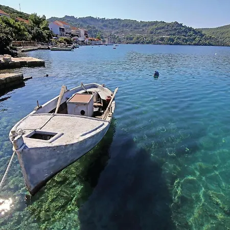 Three-bedroom In Mljet Апартаменты Полаче