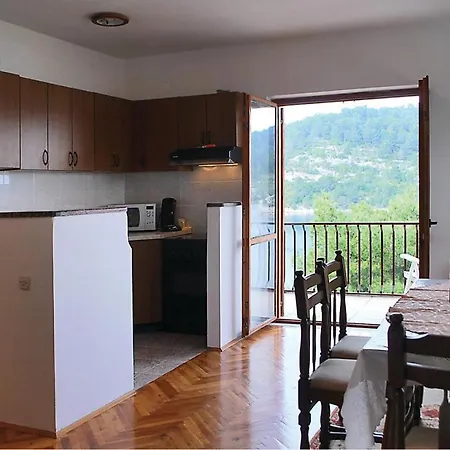 Three-bedroom In Mljet