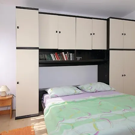 Three-bedroom In Mljet Полаче