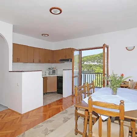 Three-bedroom In Mljet * Polače